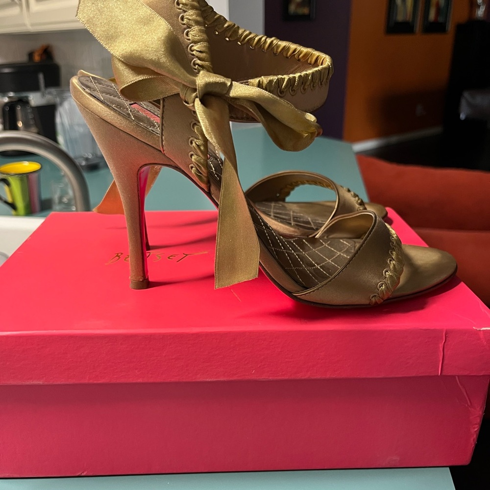 Betsy Johnson Gold Women's Heels